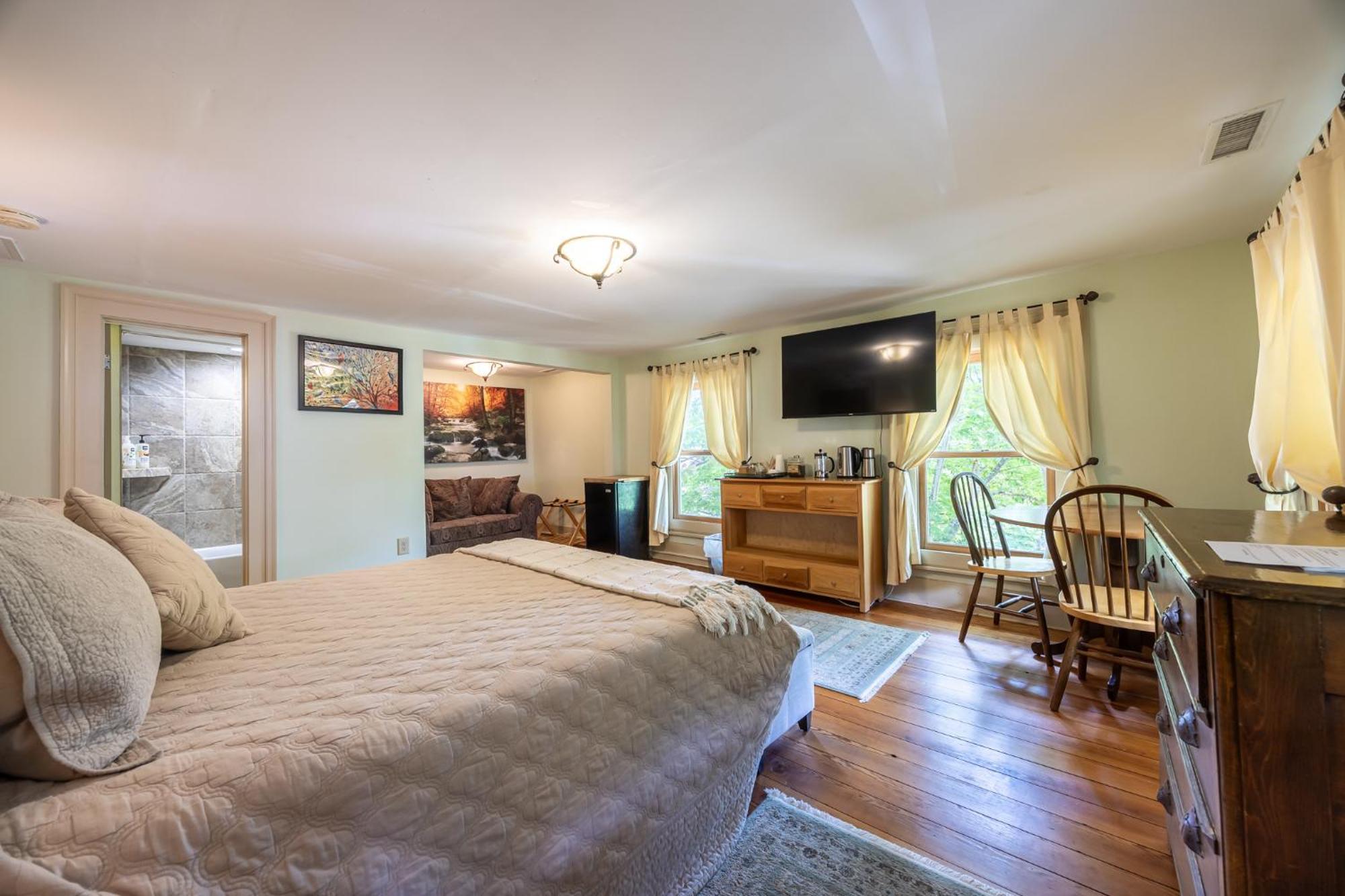 Bliss Point Farm And B&B, Llc Earlysville Eksteriør bilde