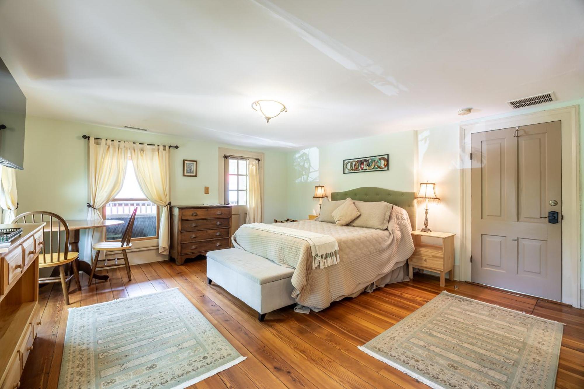 Bliss Point Farm And B&B, Llc Earlysville Eksteriør bilde